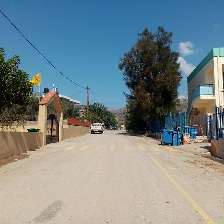 Vine Veranda Palaiochora Bagian luar foto
